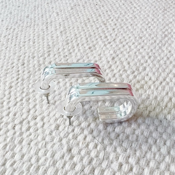 MANGO Silver Ribbed Fluted Hoop Earrings Statement - Picture 5 of 8